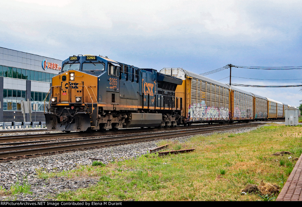 CSX 3265 on M-218